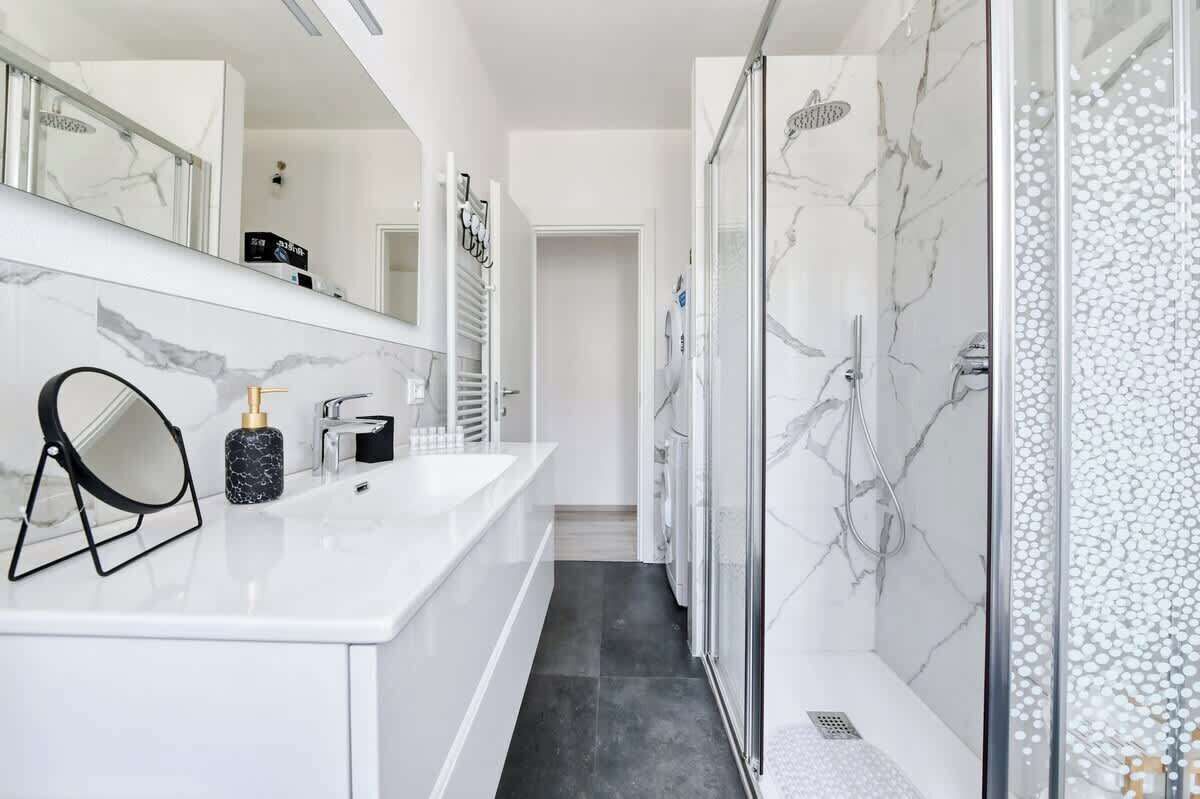 Shower, hair dryer