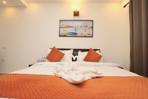 Deluxe Double Room, Balcony | Desk, iron/ironing board, free WiFi, bed sheets - Chiraiya Resort and Hotels (Ramnagar)