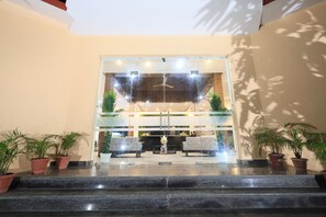 Property entrance - Chiraiya Resort and Hotels (Ramnagar)