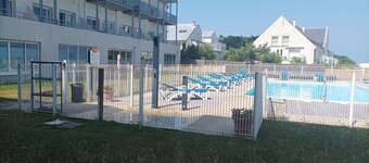 Quiet apartment for 5 with pool in Le Croisic