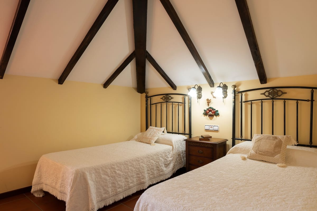 Free WiFi, bed sheets