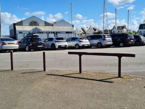 Property grounds - Le Croisic: 2 Rooms Ground Floor Facing Port, City Center, Pets Allowed (Le Croisic)