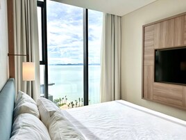 Premier Apartment, 2 Bedrooms, Balcony, Sea View