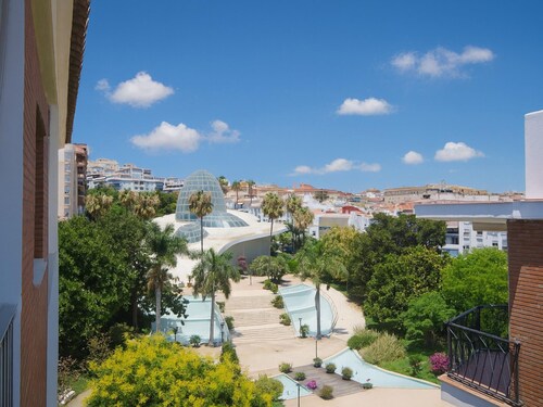 Renovated apartment Estepona, near beach, private parking. Perfect for family/golf