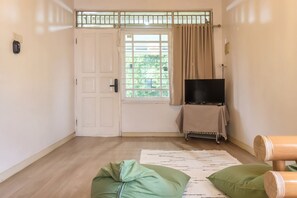 标准别墅, 山景 | 起居区