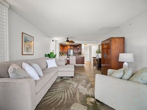 Smart TV - Mahana 1111 • Direct Ocean Views & Beachfront (Lahaina)