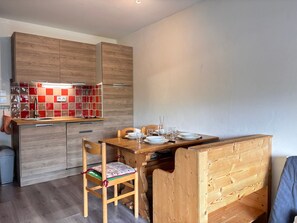 Fridge, microwave, dishwasher