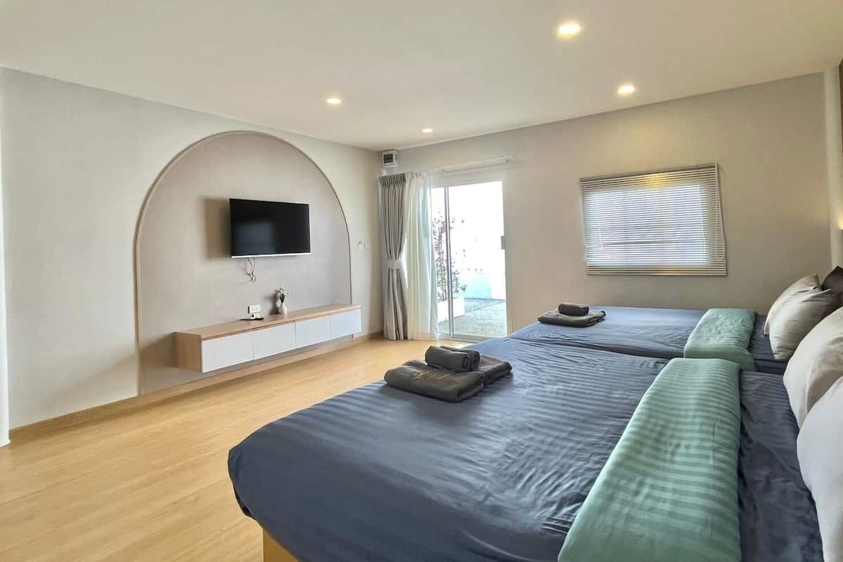 Family Room | Free WiFi
