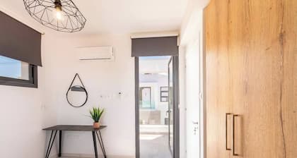 This amazing 2 bedroom villa is located at the peaceful Kapparis area