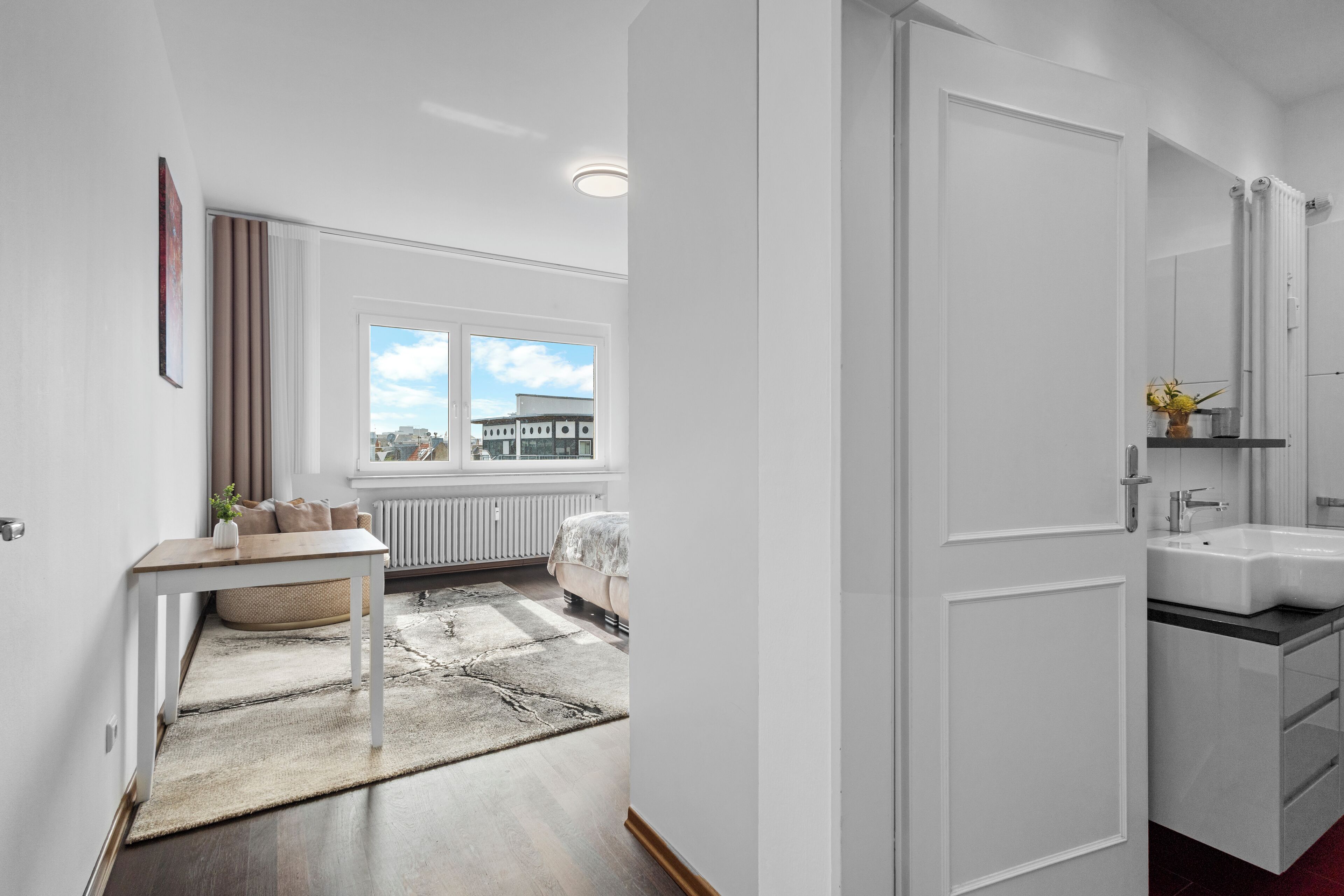 Luxury Loft, Balcony, City View | Soundproofing, iron/ironing board, free WiFi