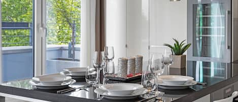 Loft Luxe, balcon, vue ville | Restauration dans la chambre