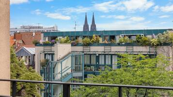Premium-Apartment, Balkon, Stadtblick | Blick vom Balkon