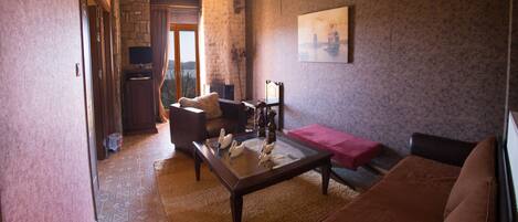 TV, fireplace, DVD player, offices