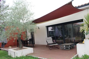 屋外ダイニングエリア