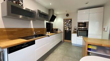 Microwave, oven, stovetop, dishwasher