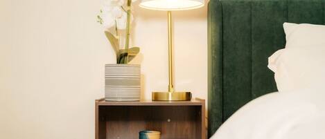 2 habitaciones, escritorio, tabla de planchar con plancha y wifi gratis