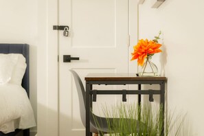 1 chambre, bureau, fer et planche à repasser, Wi-Fi gratuit