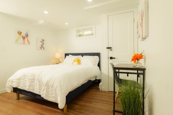 1 chambre, bureau, fer et planche à repasser, Wi-Fi gratuit