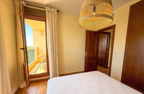 Ferros/tábuas de passar roupa, Wi-Fi de cortesia, roupa de cama