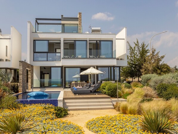 Exterior - 5 bedroom villa in Ayia Thekla with swimming pool (Ayia thekla)