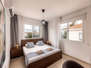 2 chambres, fer et planche à repasser, Wi-Fi, draps fournis