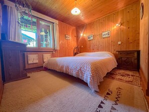 3 dormitorios, tabla de planchar con plancha, wifi y ropa de cama