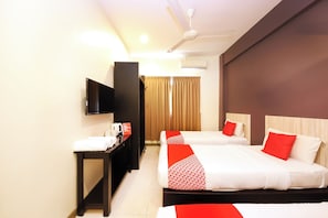 Bureau, espace de travail pour ordinateur portable, Wi-Fi gratuit