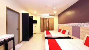 Suite Family | Desk, laptop workspace, free WiFi, bed sheets
