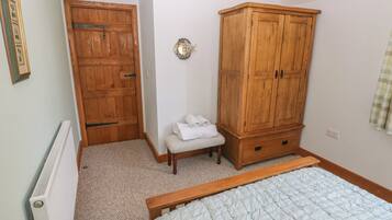 3 bedrooms, individually decorated, individually furnished, free WiFi