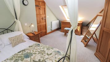 3 bedrooms, individually decorated, individually furnished, free WiFi