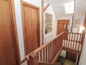 Interior - 5 Cart-tws Bach (Haverfordwest)
