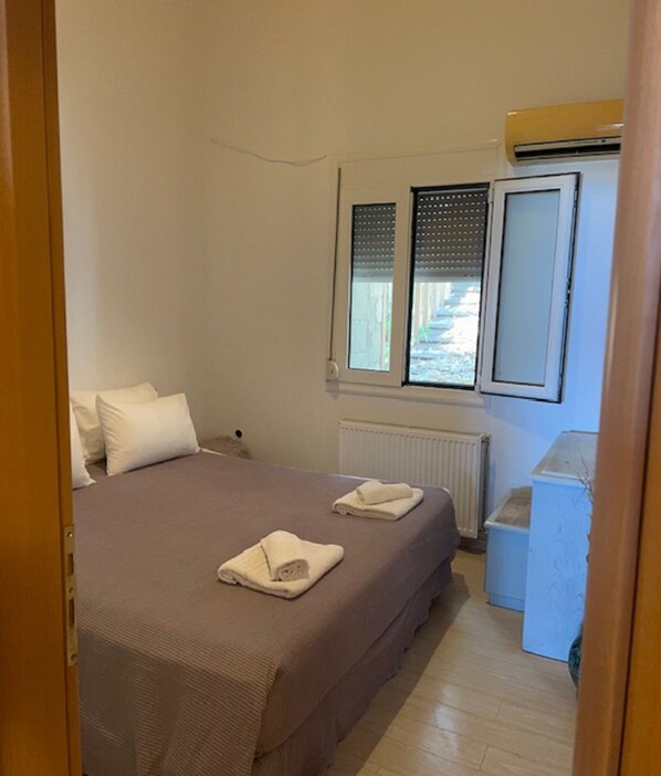 3 bedrooms, in-room safe, iron/ironing board, free WiFi - Marane Beachfront Villa (Plimmiri)