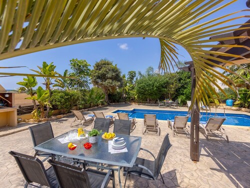 4 bedroom villa in Agia Thekla