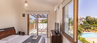 4 bedroom villa in Agia Thekla