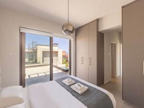 3 chambres, fer et planche à repasser, Wi-Fi, draps fournis