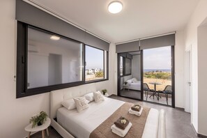 3 chambres, fer et planche à repasser, Wi-Fi, draps fournis