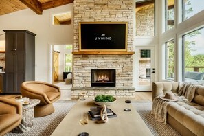 Fernseher, Kamin, Videospiele