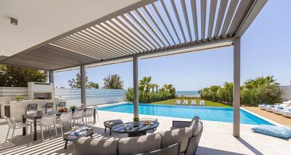 Luxury Seafront VIlla