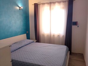 2 bedrooms, bed sheets