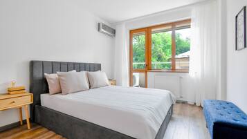 2 bedrooms, iron/ironing board, free WiFi, bed sheets