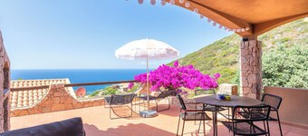 Holiday Home 'Luca' with Terrace, Shared Pool, Sea View and Air Conditioning