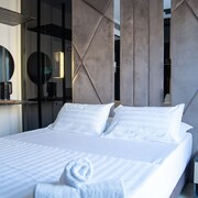 MEFOLINKEL SUITS HOTEL