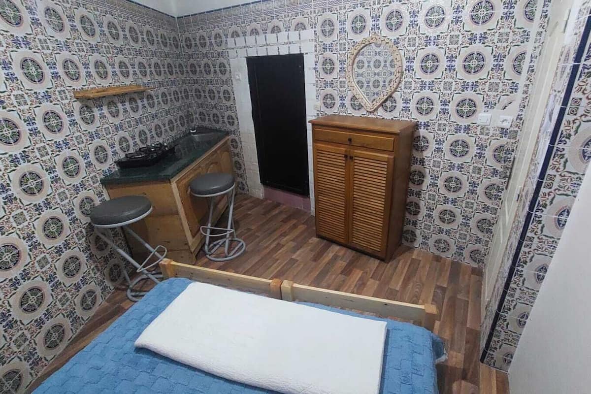 Standard Studio | Laptop workspace, free WiFi