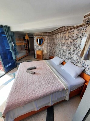 Panoramic Studio | Premium bedding, desk, laptop workspace, free WiFi - HABIBI HOSTEL (Taghazout)