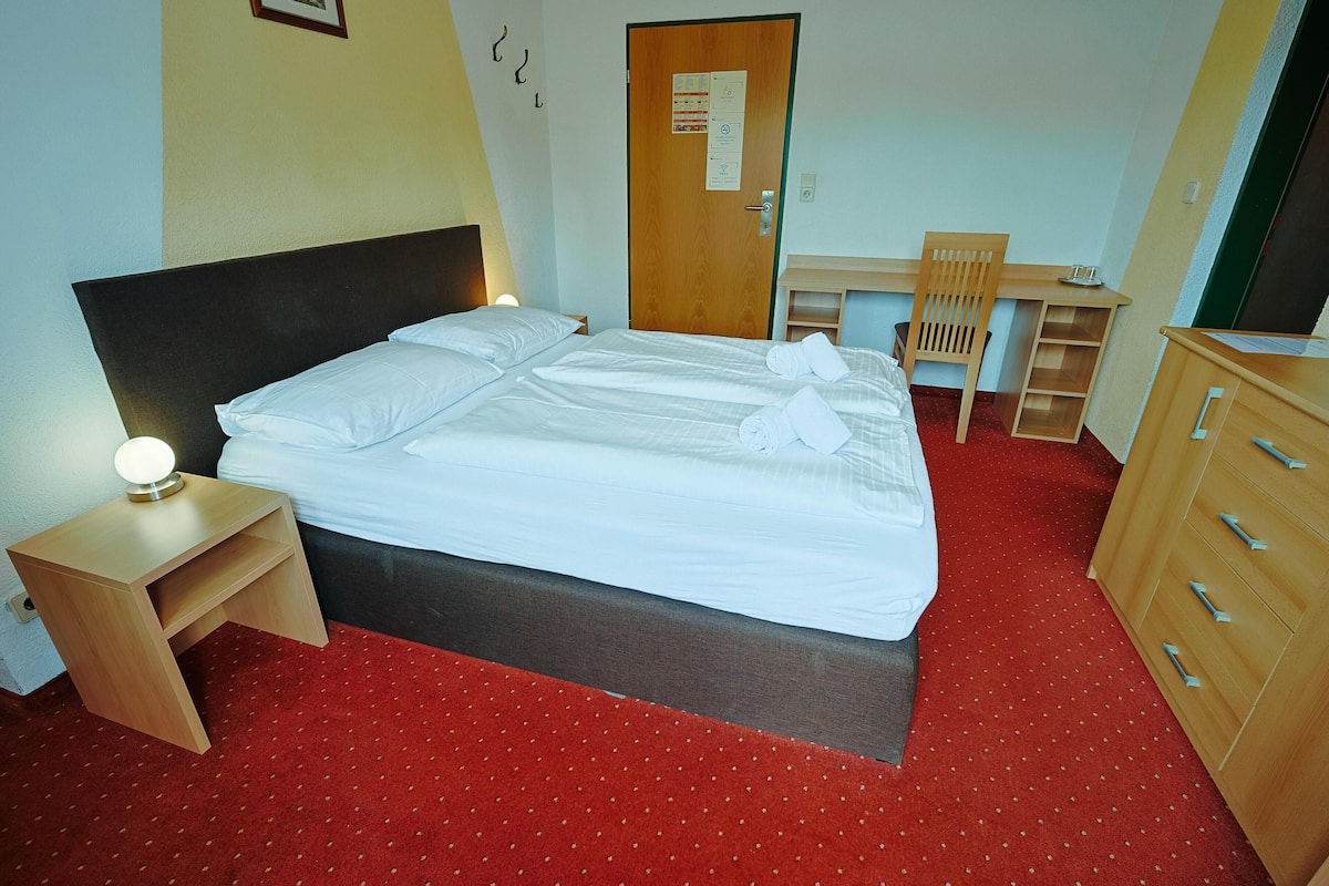 Junior-Suite, Balkon | Zimmersafe, Schreibtisch, kostenloses WLAN