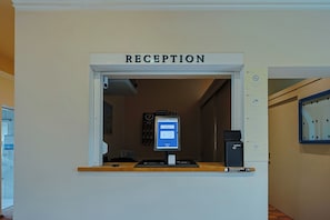 Check-in-/Check-out-Schalter