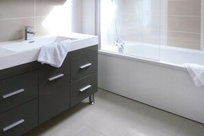 Apartment | Bathroom