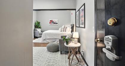 NEW TO VRBO! The 483 Suite - Walk to Stadium!