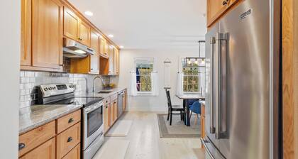 Charming Nantucket Escape - Spacious Home w/ Private Yard, Deck & Bonus Loft
