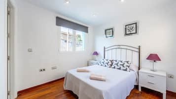 1 bedroom, iron/ironing board, bed sheets
